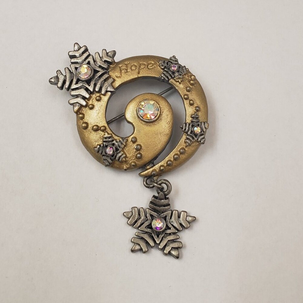 DD Patricia Darling Dash, Vintage Hope Brooch Aurora Borealis crystal